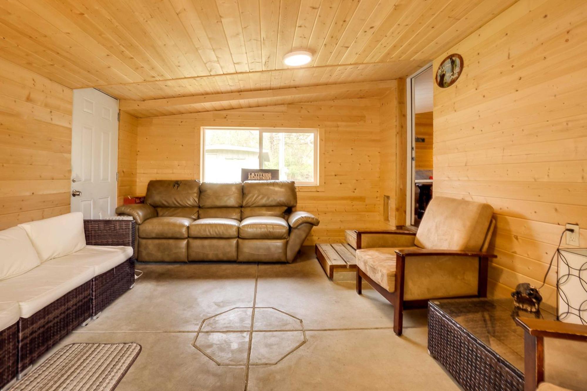 Brookings Home With Deck, Half Mi To Harris Beach! Extérieur photo